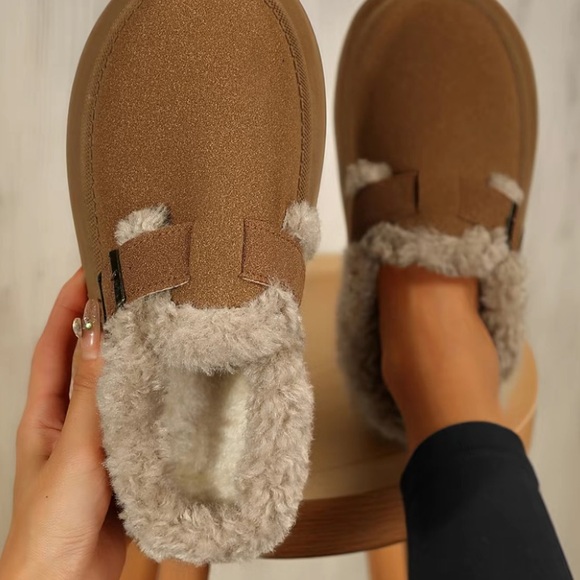 Cozy Tan Fur-Lined Slip-On Ankle Boots Size 8 - Picture 3 of 8